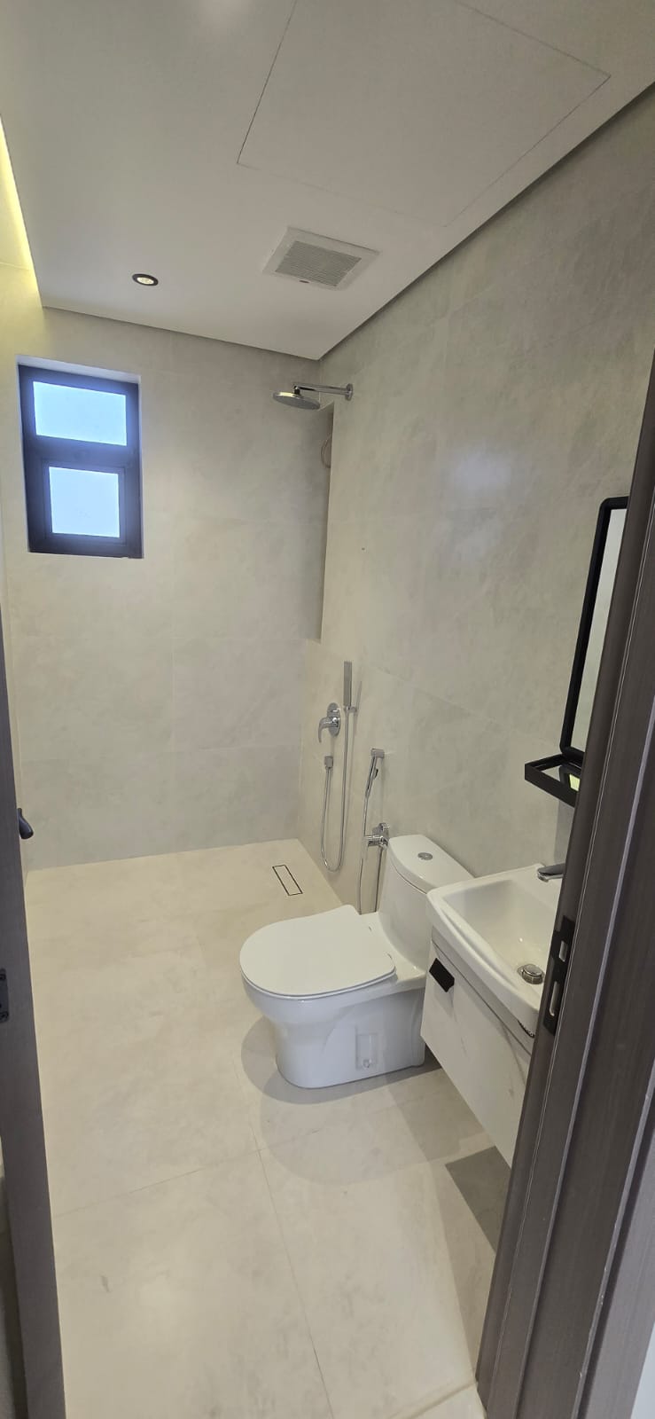 🏠 **For Rent: Two Apartments in a Duplex System (Townhouse)** 